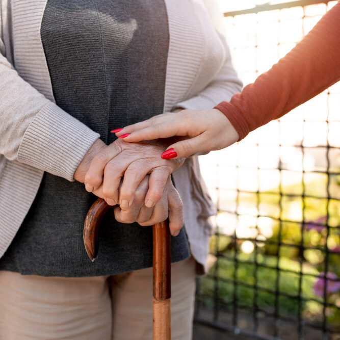 Comment bien se préparer à la retraite  et assurer son rôle d’aidant familial ?